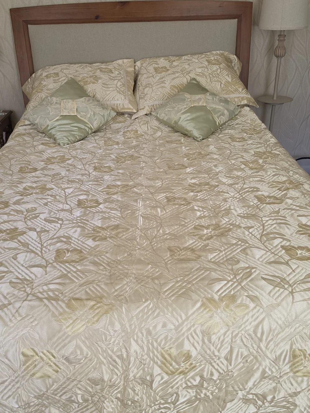 Luxury Cream and Sage Floral Quilted Bedspread Set